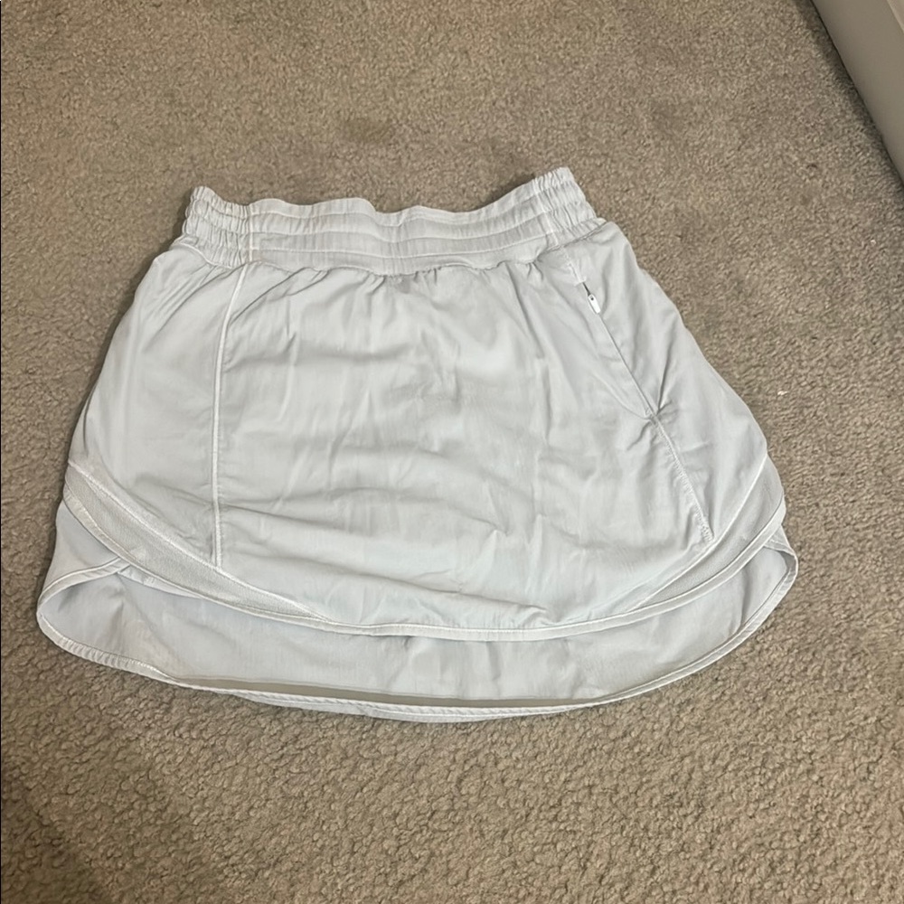 Lululemon Athletica White Bubble Mini Skorts
